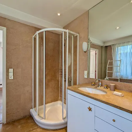 Bagatelle Cimiez Villa *
